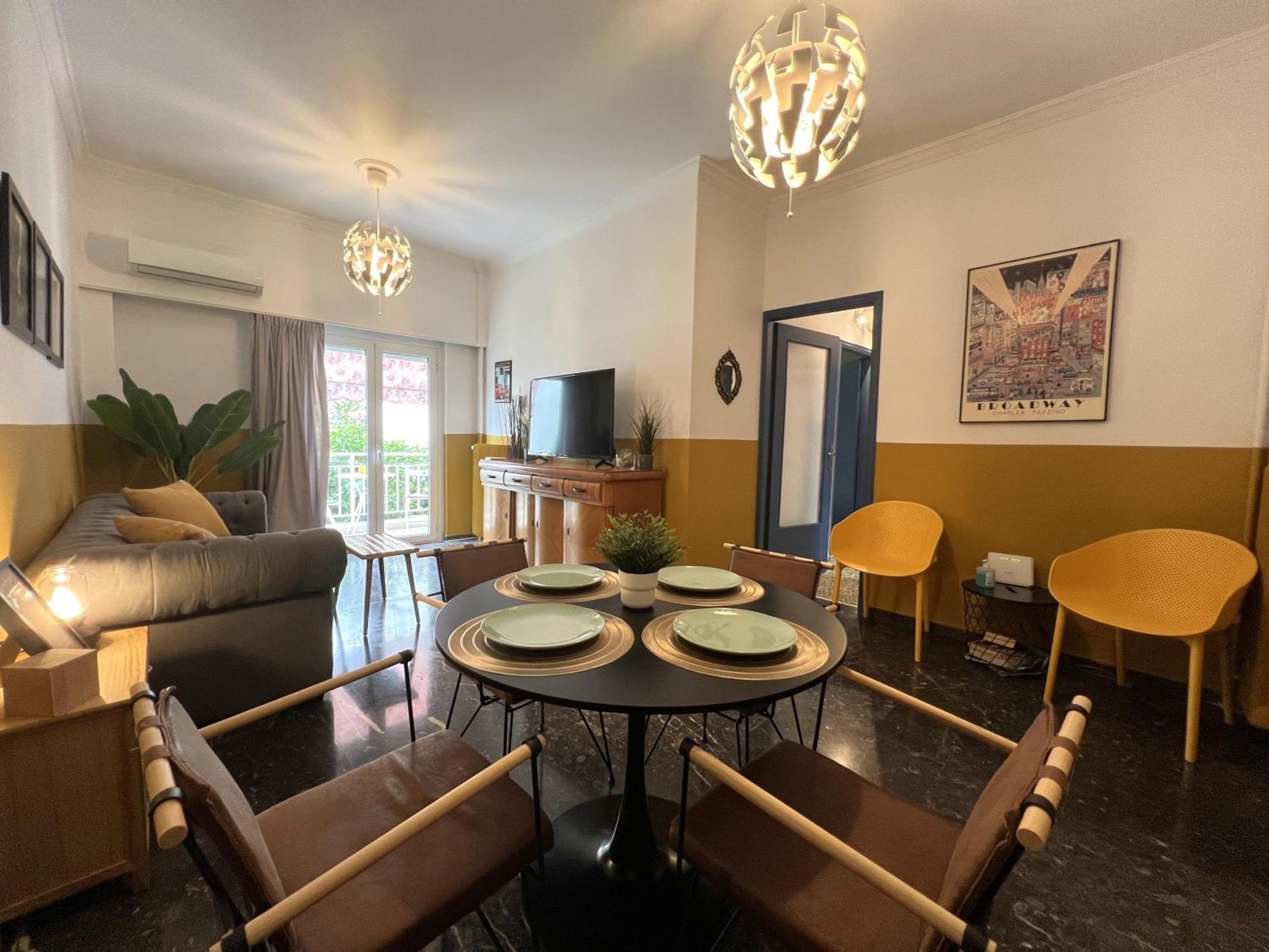 Athenian Vintage Style 2 Bdr Apartment Екстер'єр фото