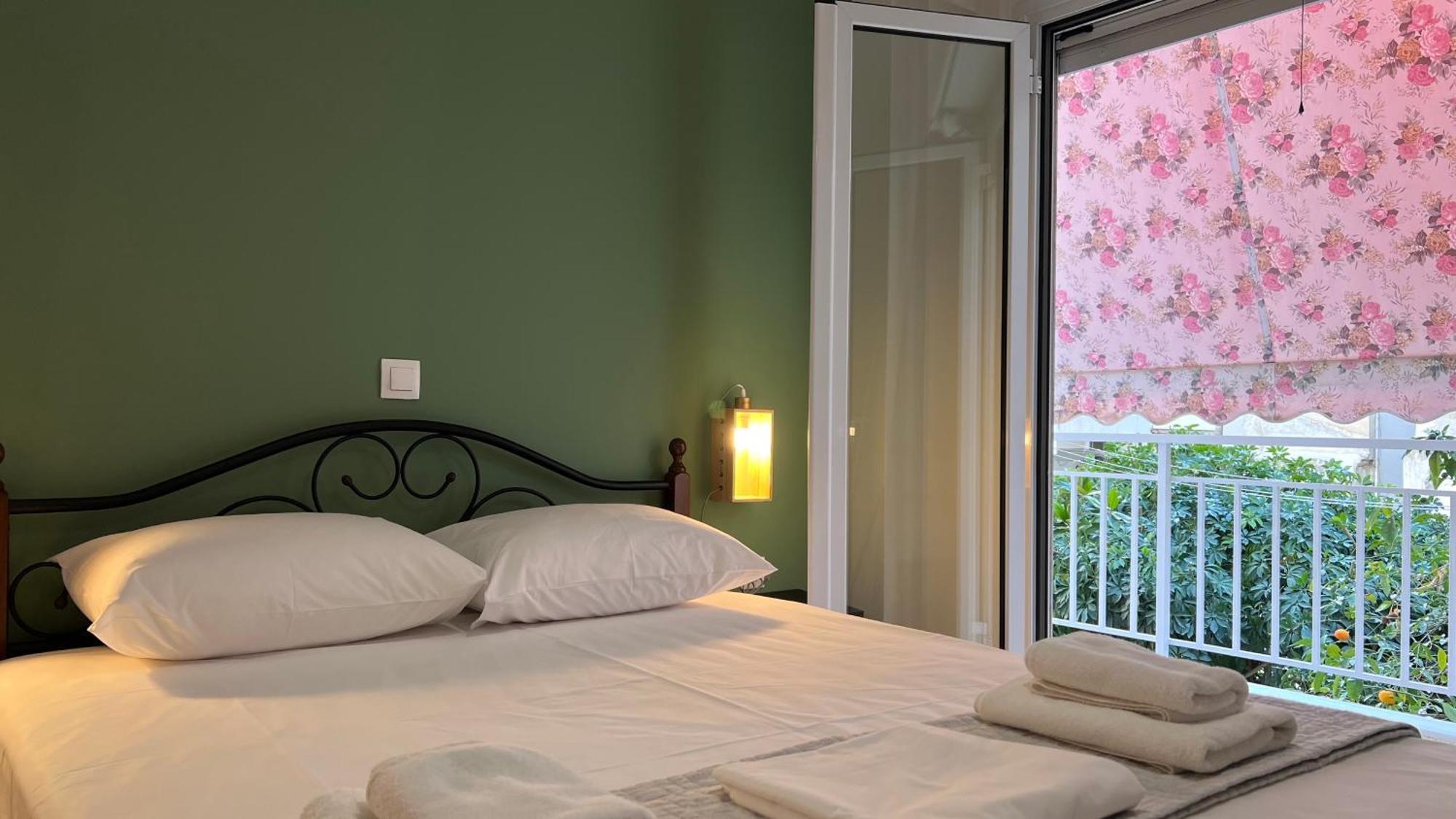 Athenian Vintage Style 2 Bdr Apartment Екстер'єр фото